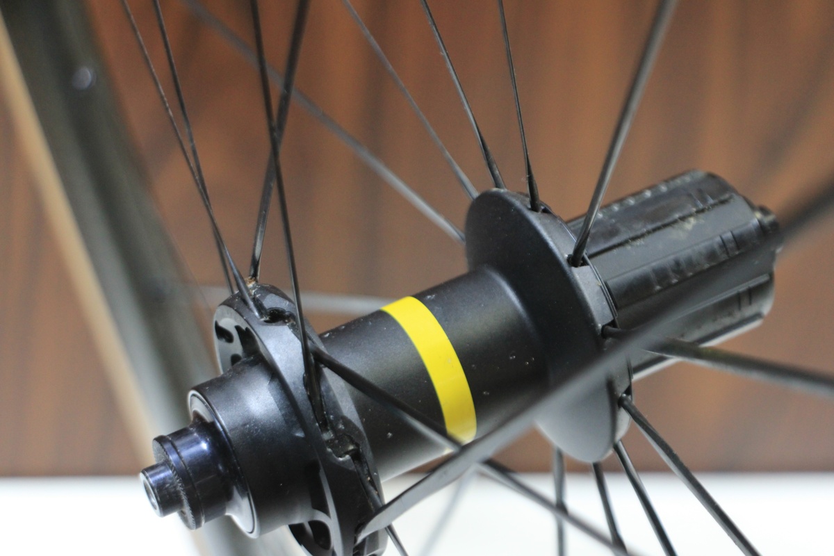 Mavic Cosmic SLR 40 Carbon Wheelset Clincher Tubeless Shimano Free
